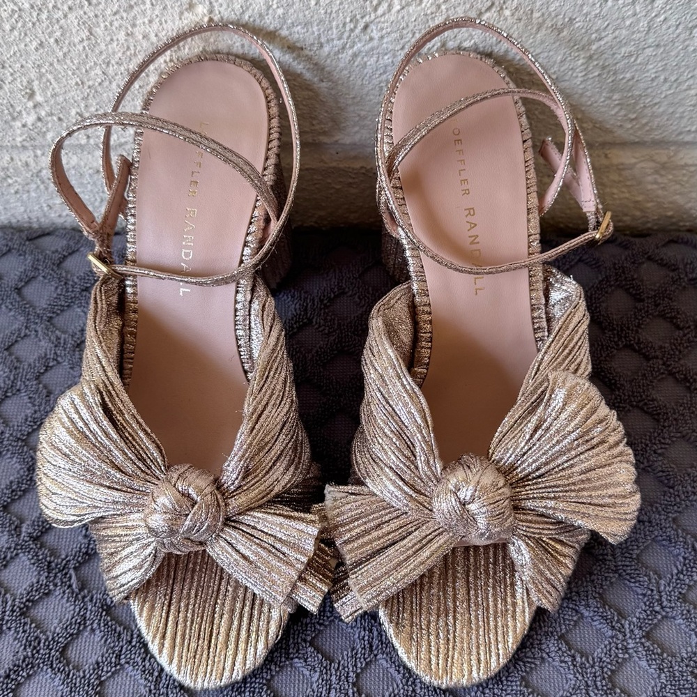Loeffler Randall Camellia pleated Champagne bow heels Size 7